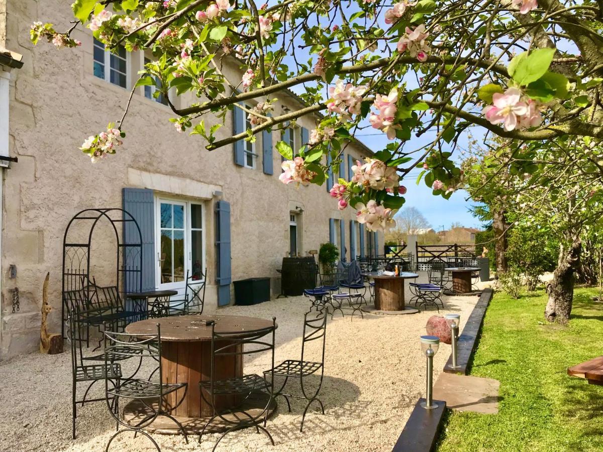 Aulnay  Le Relais D'Aulnay B&B 외부 사진